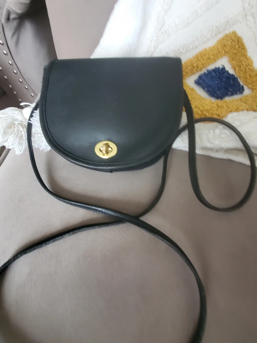 U.S A.Rare Genuine Black Leather Crossbody Saddle Bag with Gold Turn-Lock WOMEN - Picture 1 of 9